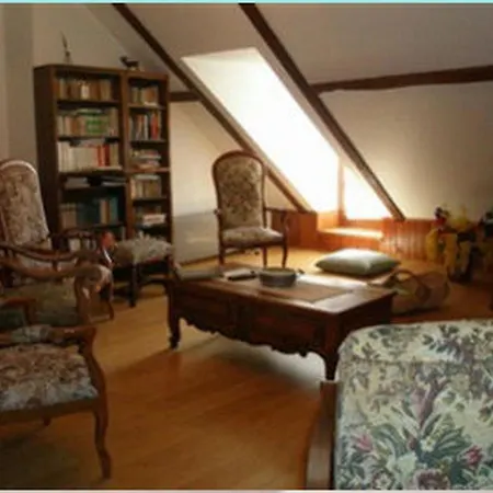 Anousta Bed & Breakfast 3*